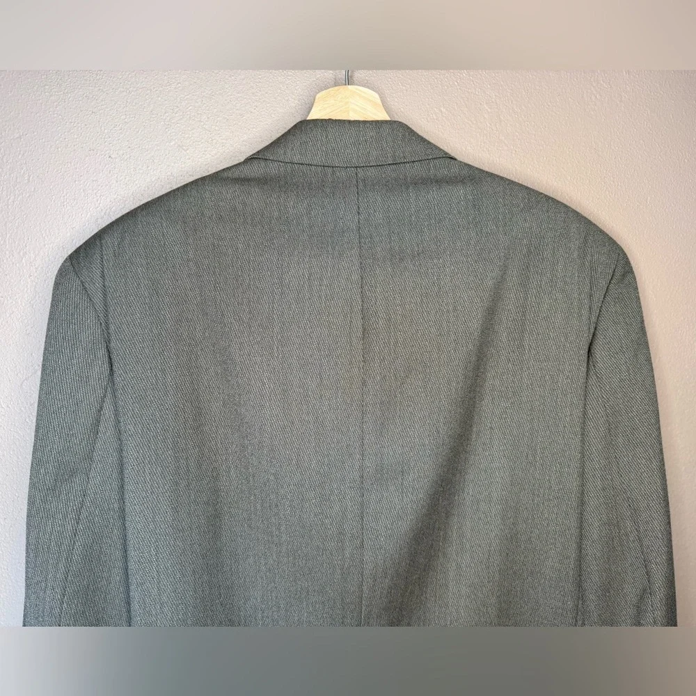 Bachrach Men's Three Button 100% Wool Classic Sports Coat Blazer Size 44T Taupe